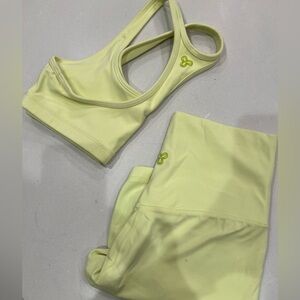 ARITZIA GOLDEN Lime Green Women's Work Out Set. Size Small.